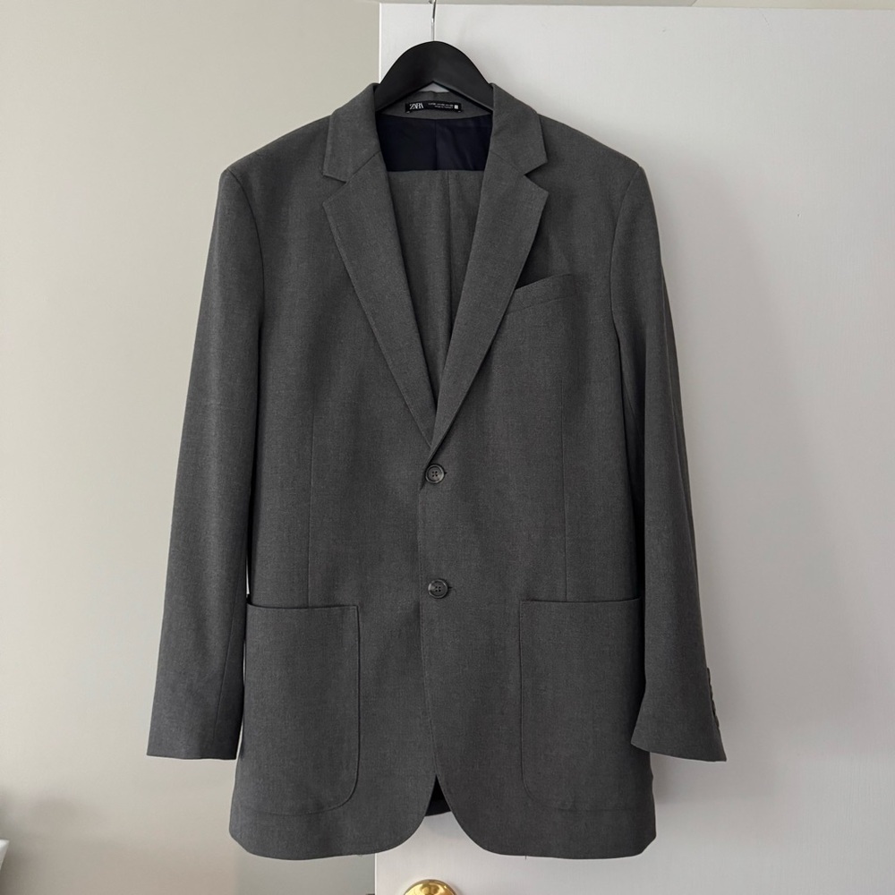 Zara Men's Gray Suit - Blazer 40 & Pants 36